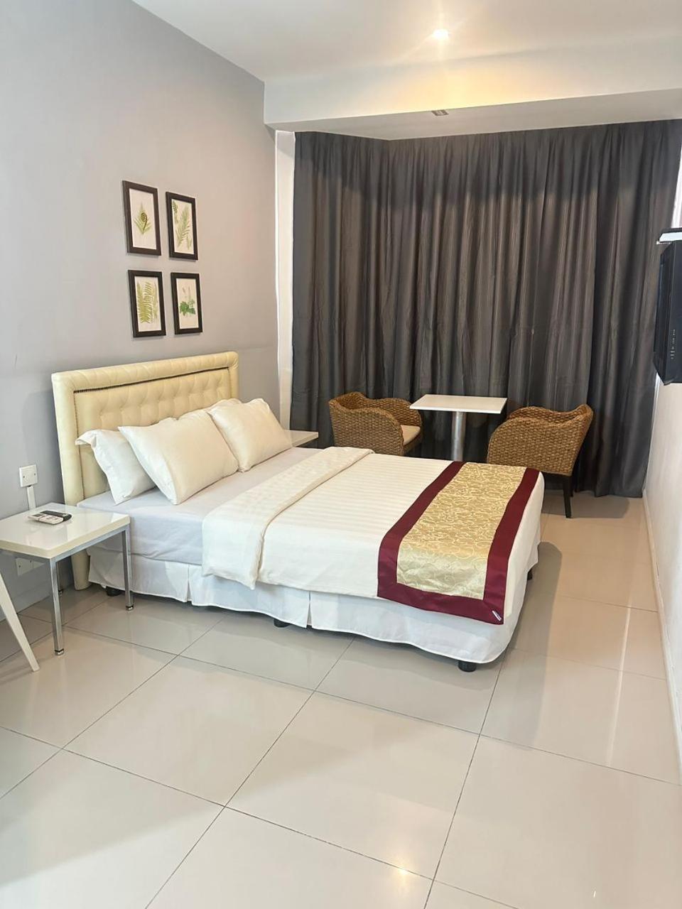 Kingsman Boutique Hotel Кота-Кинабалу Экстерьер фото